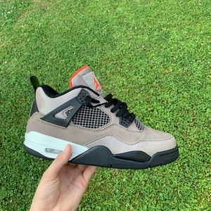 Jordan 4 Taupe Haze reps. Size 10 US Men.